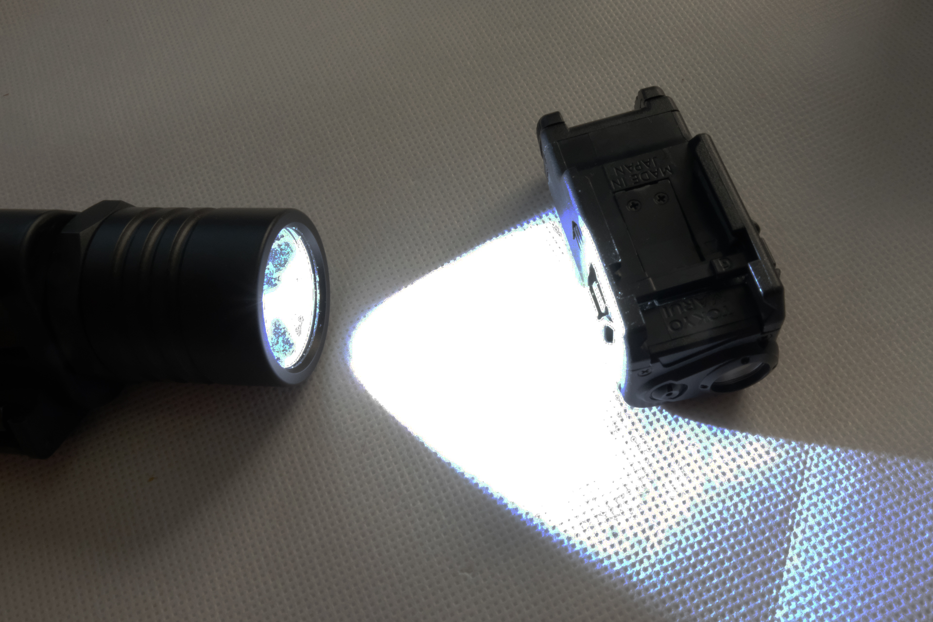 過剰に眩しすぎず、サバイバルゲームに丁度良い明るさだ