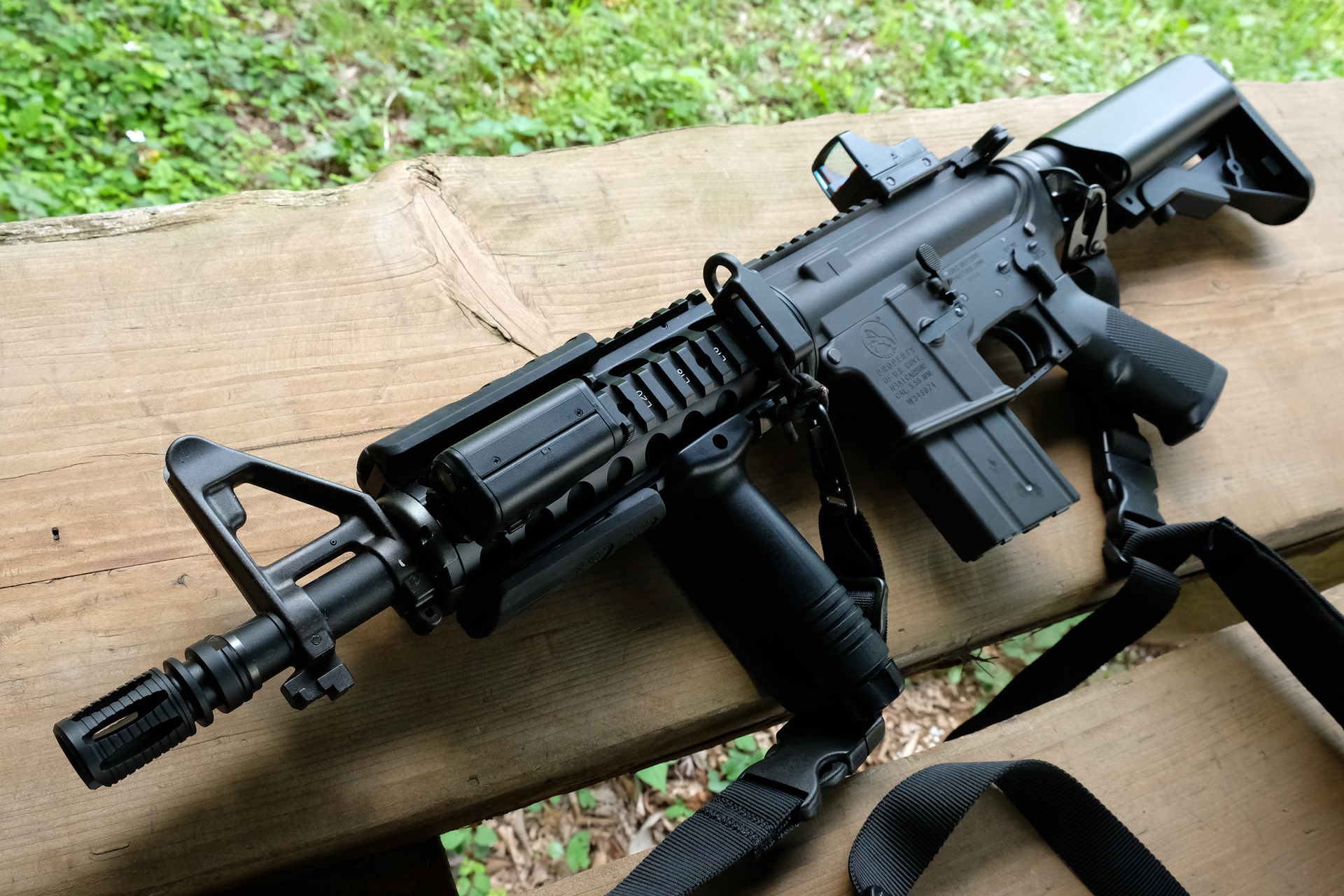 思い切ってコンパクトさを追求したり、自由に楽しめる拡張性が「ガスブローバック マシンガン CQBR ブロック1」の魅力だ