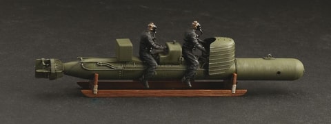 タミヤ 1/35 イタリア海軍 魚雷艇 MAS 500級&クルー6体 イタレリ
