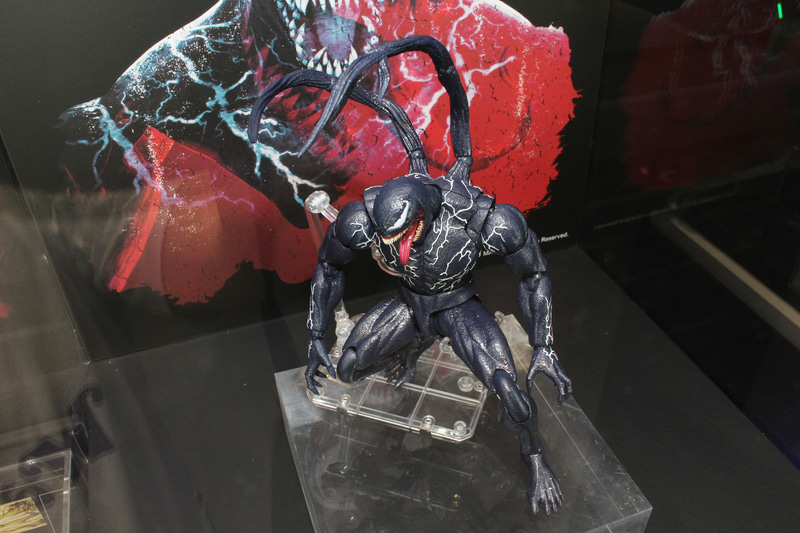 S.H.Figuartsで発売されたMCUのヒーロー達と比較するとかなり大柄な印象だ