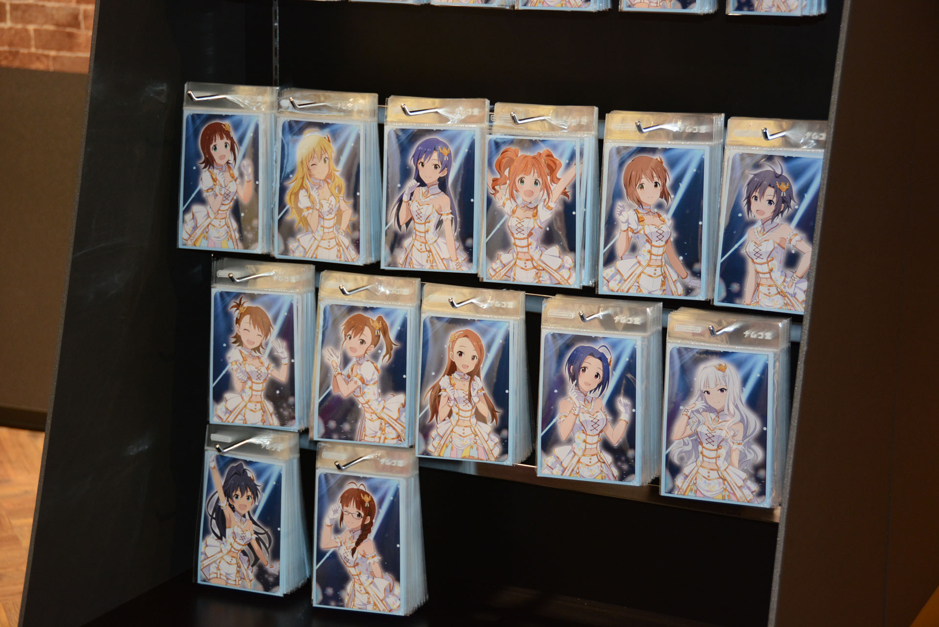 ナムコ堂では写真紙に印刷したブロマイドを販売