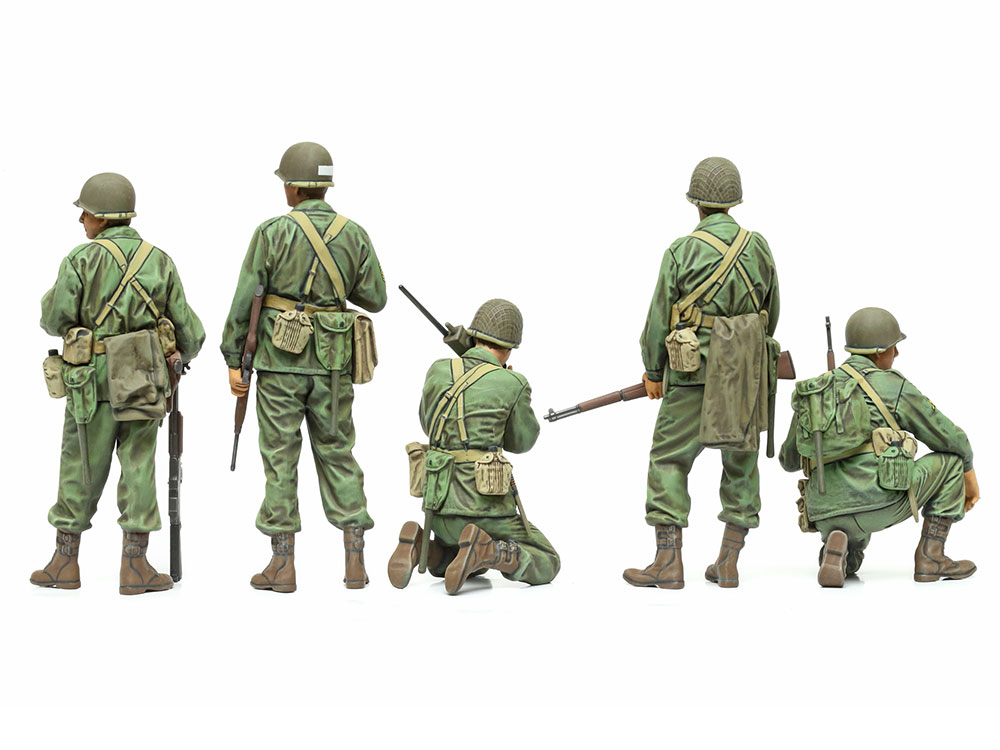 BAR M1918A2とM1ガーランド、M1カービン、M1A1トンプソンをシャープなディテールで再現。銃剣やナイフ、手榴弾、双眼鏡などもセット