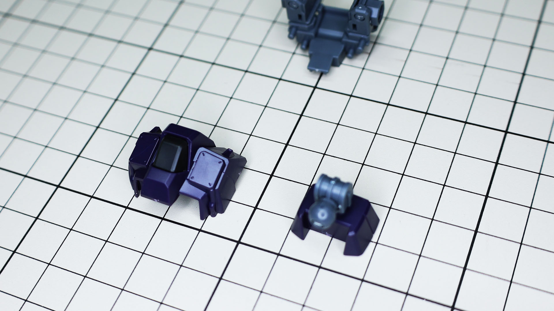 ぎゅっっと収められた可動機構がいい感じです