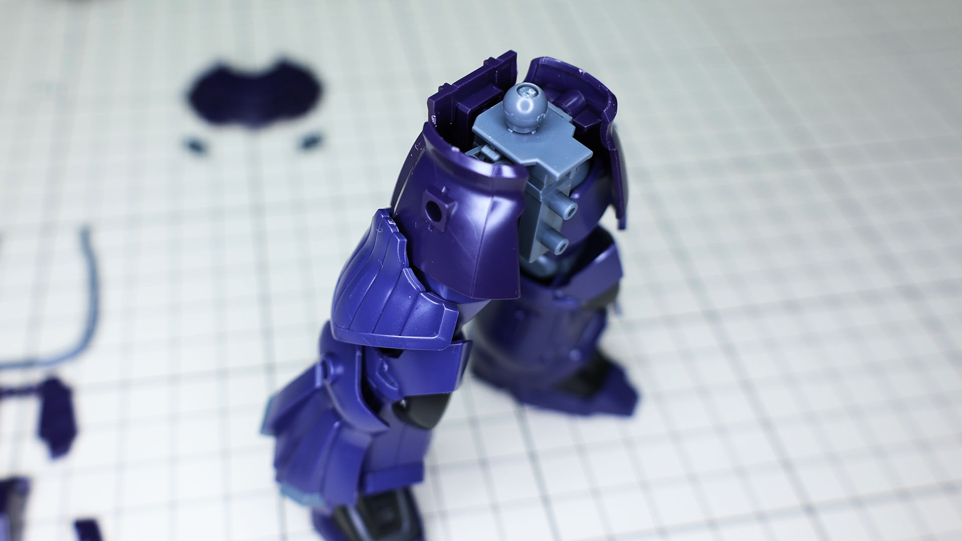 リアにも増加装甲が付けられます。こちらも小さめのノズルになっています