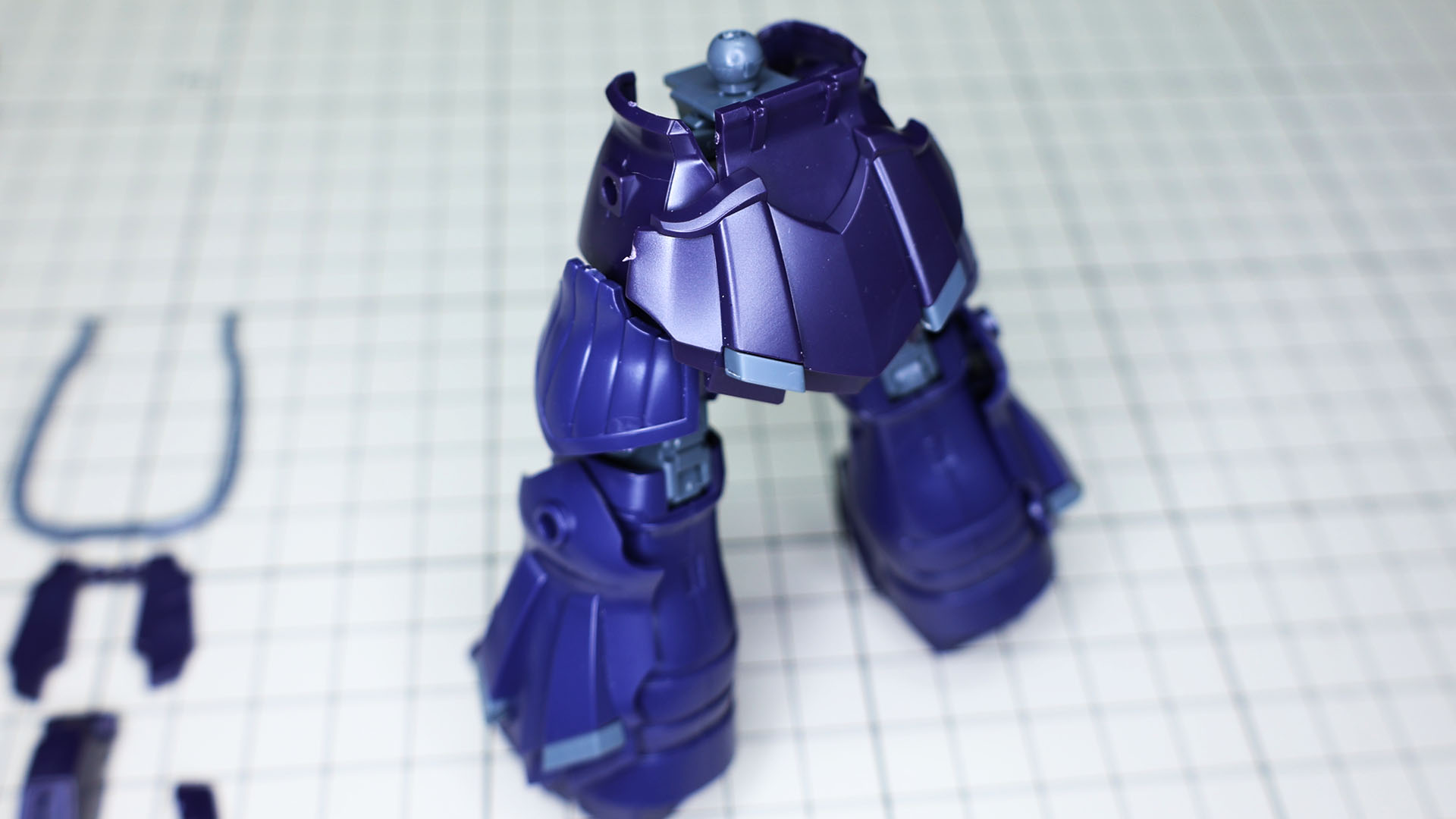 動力パイプは腰部前部から後方へ回します