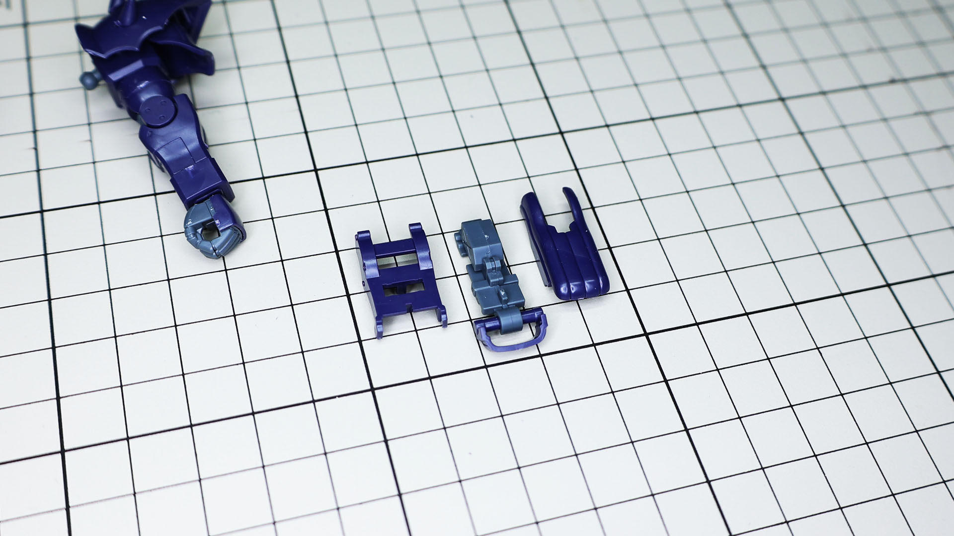 左腕には3連ガトリング砲が装備できます