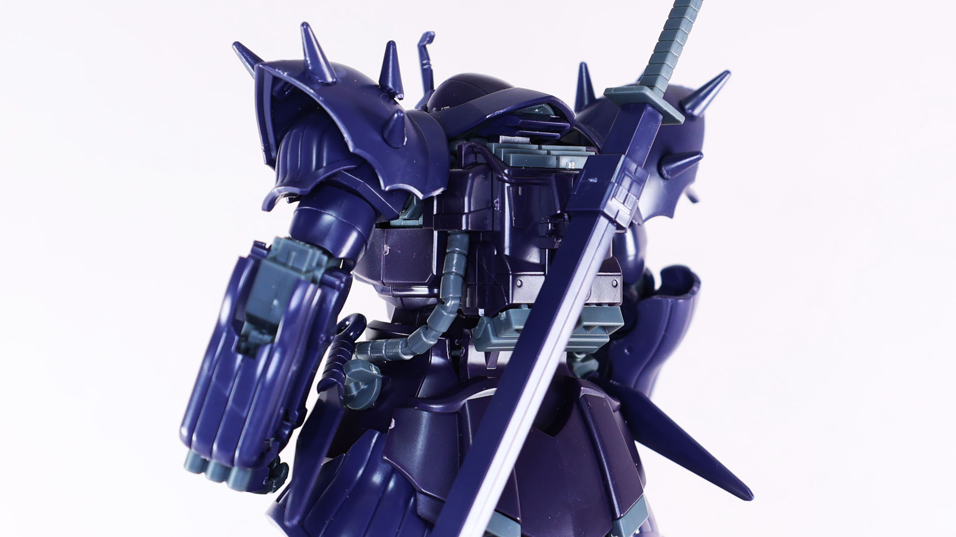 背面にコールドブレードを背負うと忍者感が漂う