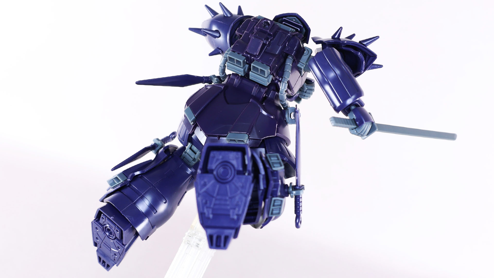 背面にはノズルが集中。ダッシュ力が高そうです