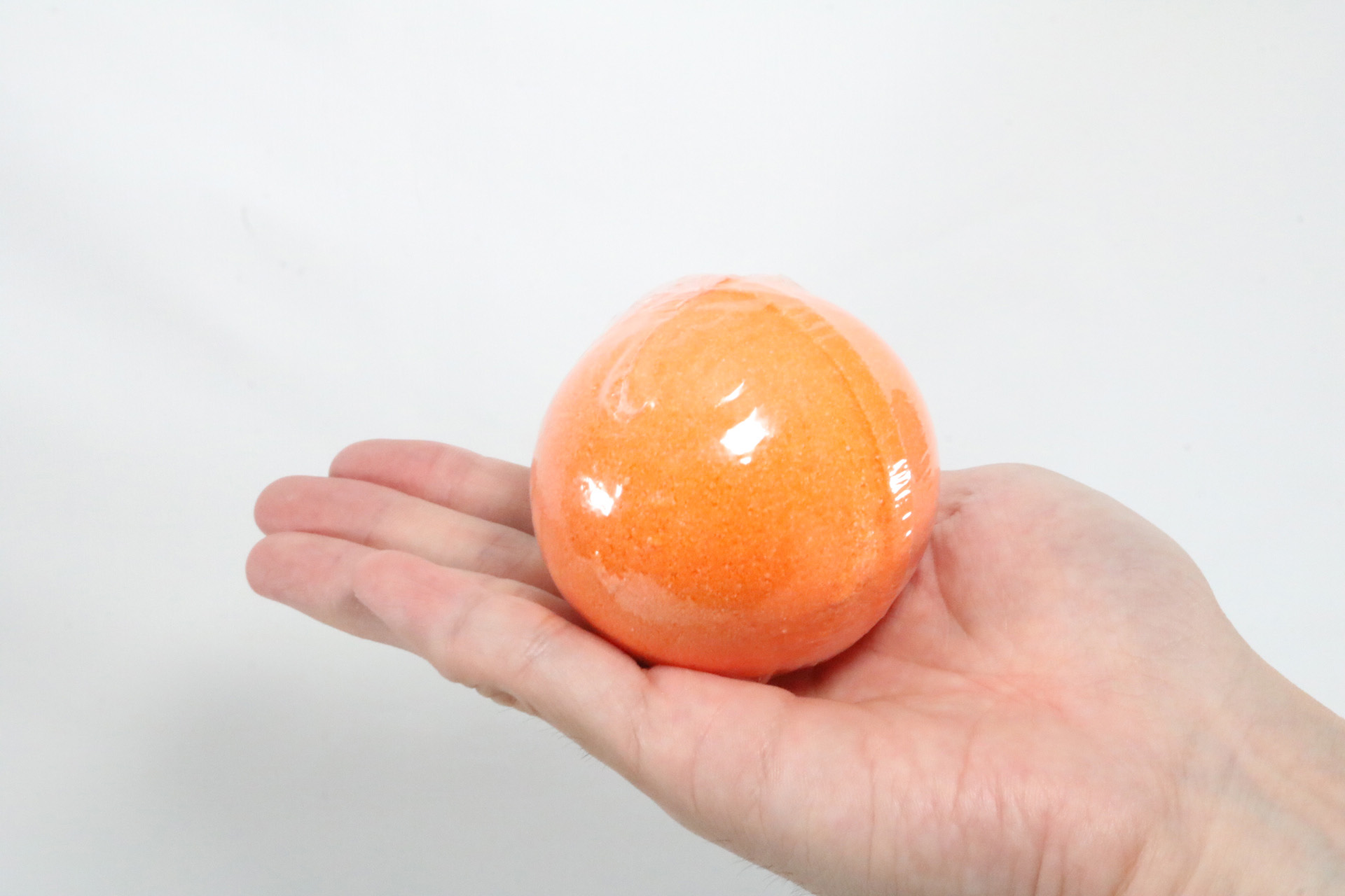 大きめの入浴剤はずっしりと重く、お湯に入れるのが楽しみ