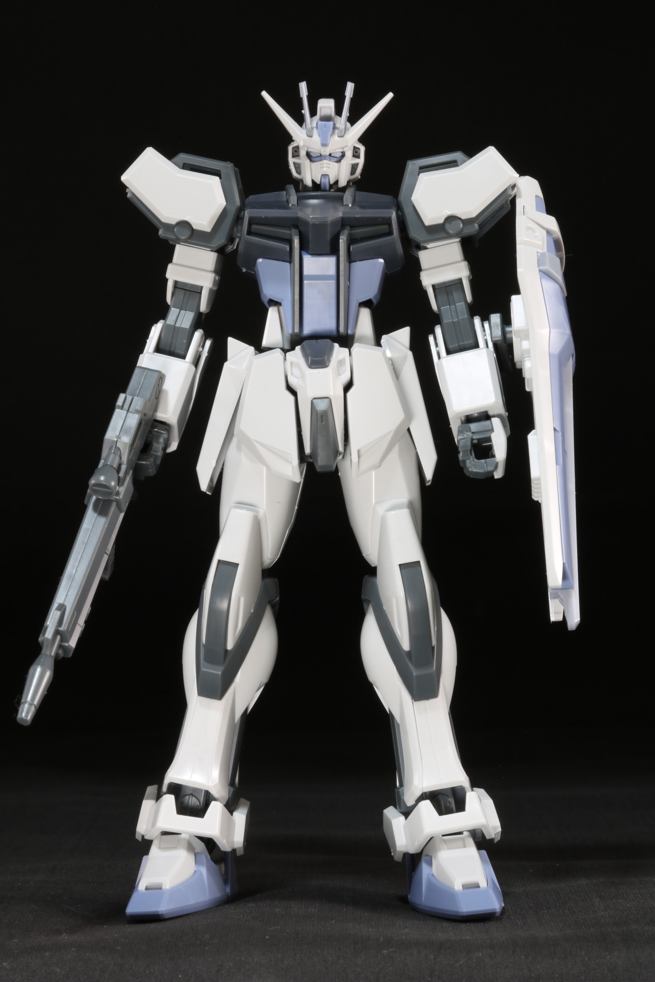 ディアクティブモードで違った印象の「ストライクガンダム」