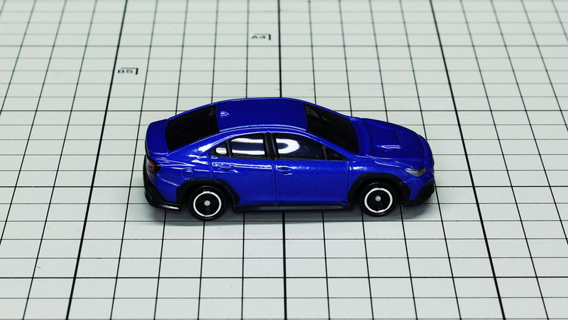 最近のスバル車共通のリアイメージが見て取れる
