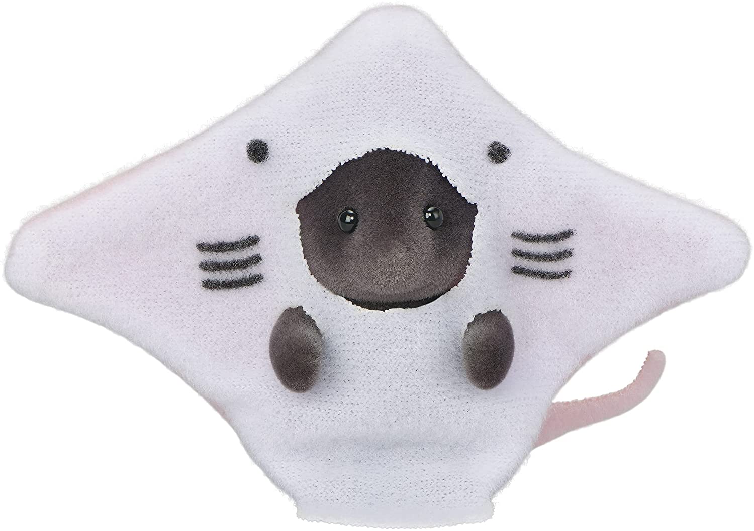 エイのコスチュームを着たモグラの赤ちゃん「ムー」