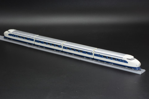 特集】大好きな新幹線を気軽に楽しもう！ 京商エッグ「リビング