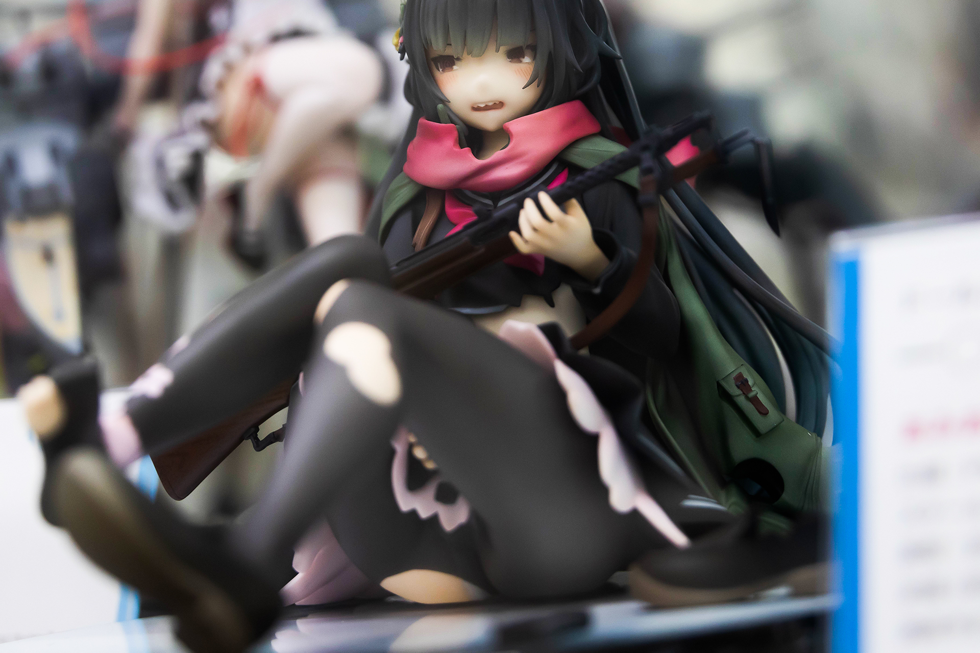 へたり込んだポーズになっているため、どうしても見る角度によってはセクシーな感じになってしまう!?