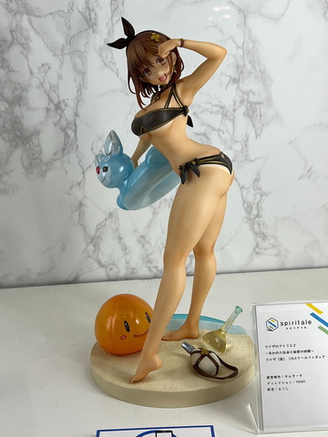 ワンフェス】「ライザのアトリエ2」、小麦色の肌にちらつく日焼け跡が