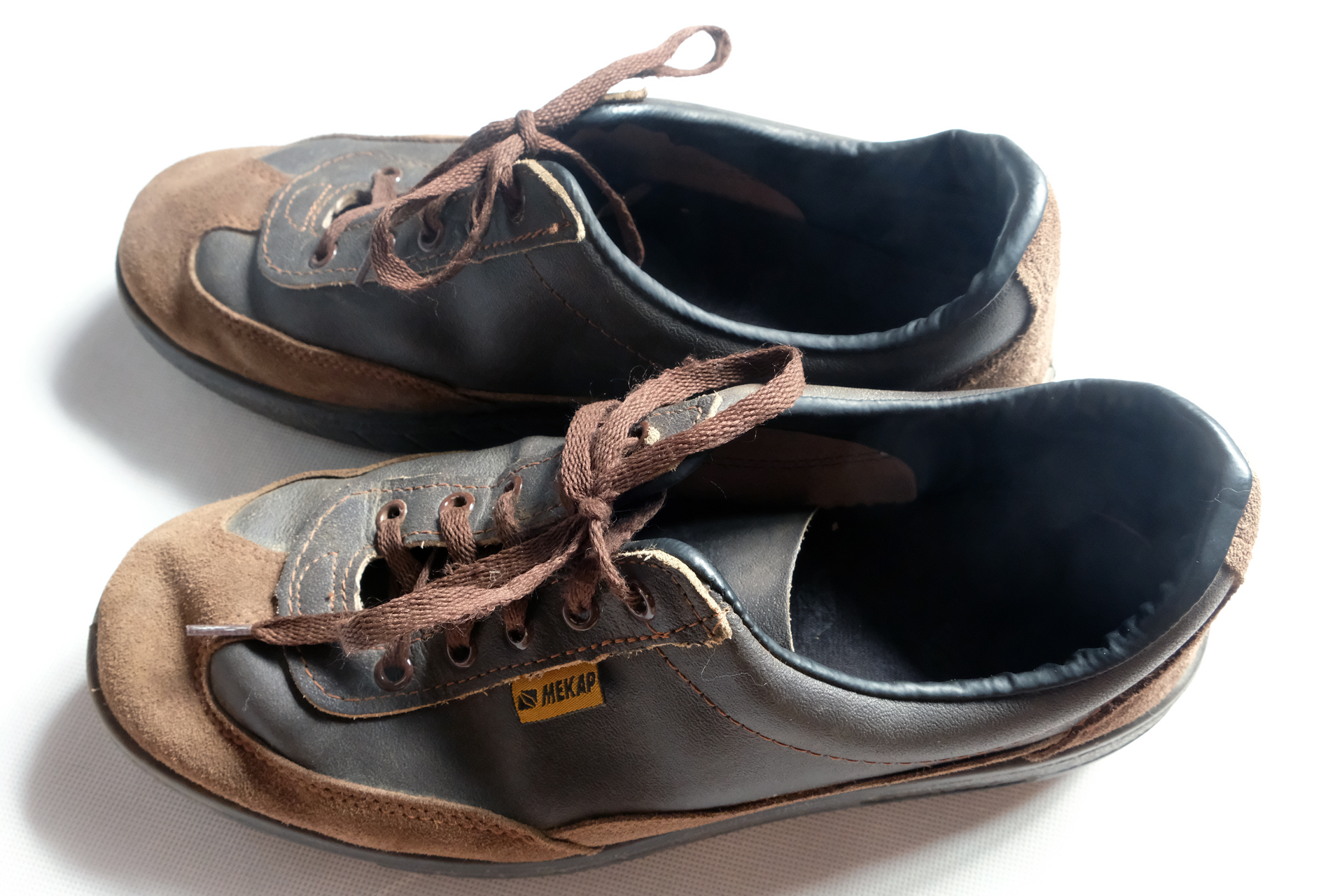 筆者は中東のクルド部隊が多用するトルコ製安全靴を履いている