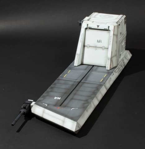 ガンダムZZ」より「ネェル・アーガマ」の1/144ガンプラ用カタパルト