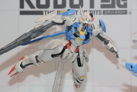 分割して浮遊する「ビットステイヴ」を再現！ 「ROBOT魂 ガンダム