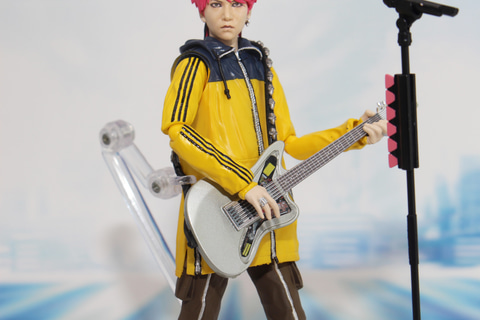 X JAPANのギタリスト、hideさんがフルアクションフィギュアに