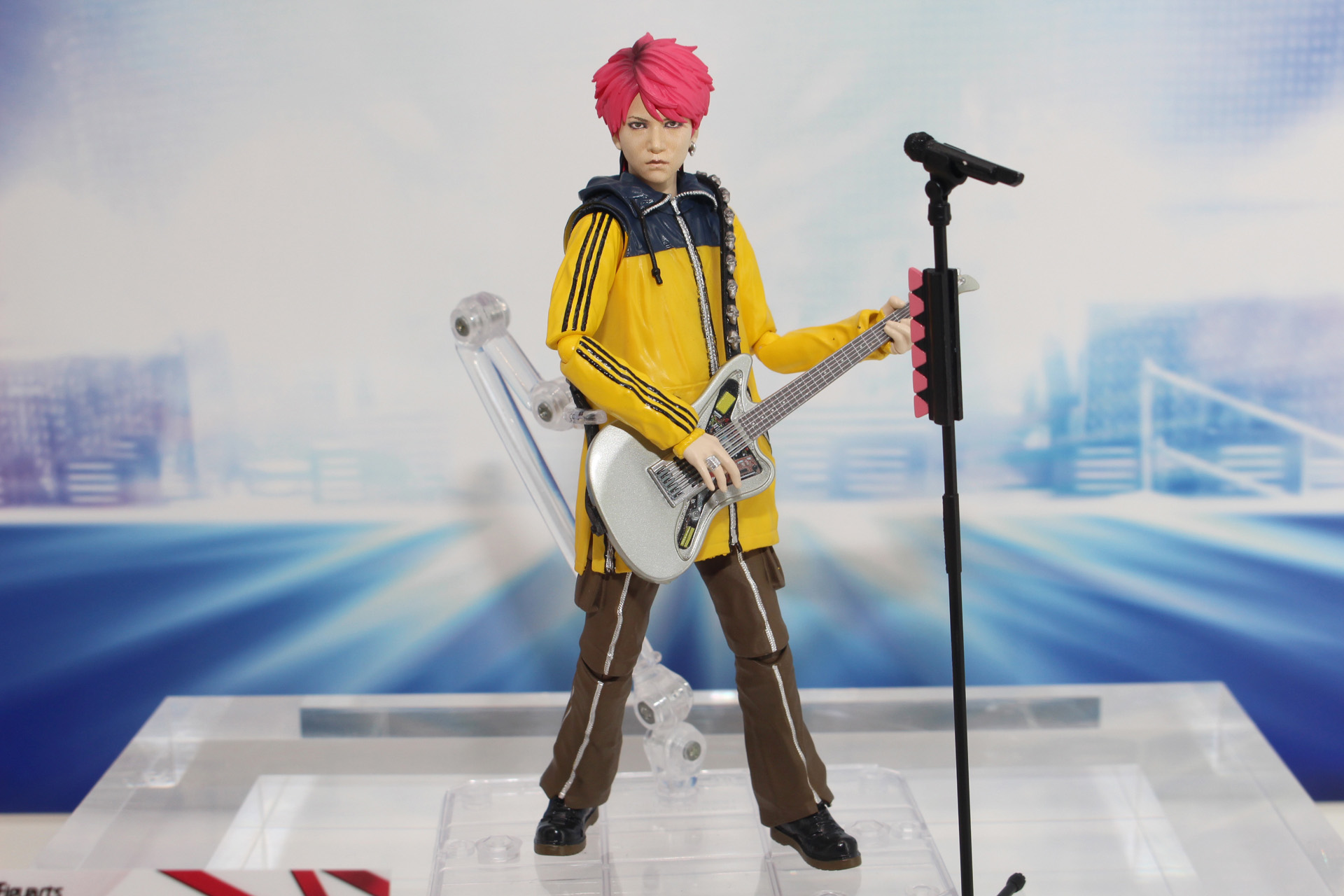 「S.H.Figuarts hide -ROCKET DIVE-」。2023年1月発売予定。価格は9,900円（税込）。プレミアムバンダイ販売商品