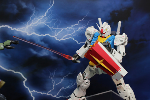 ククルス・ドアンの島」より、スレッガーのジムやシャアの高機動型ザク