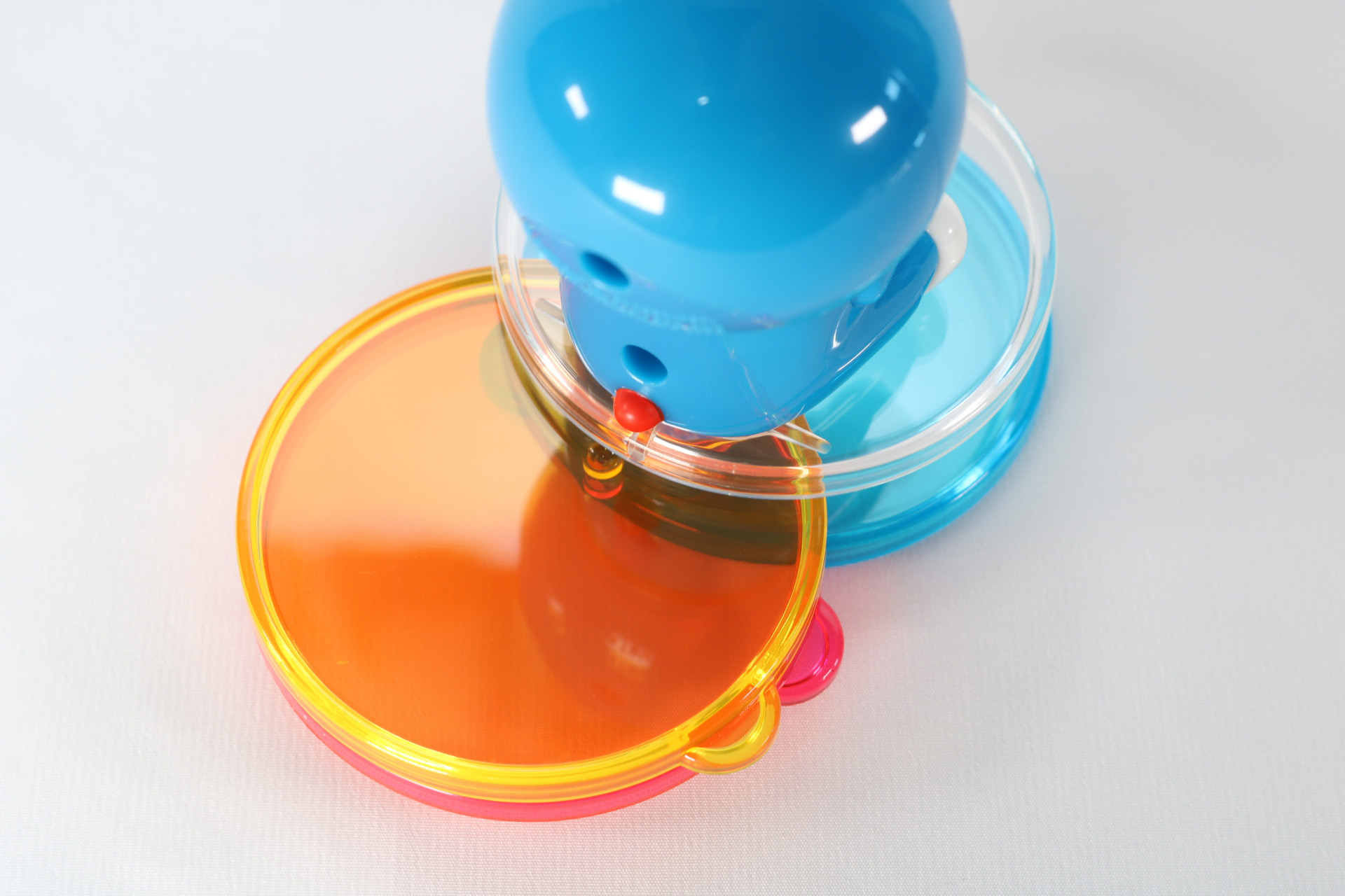 組み合わせによって様々な色に変化する