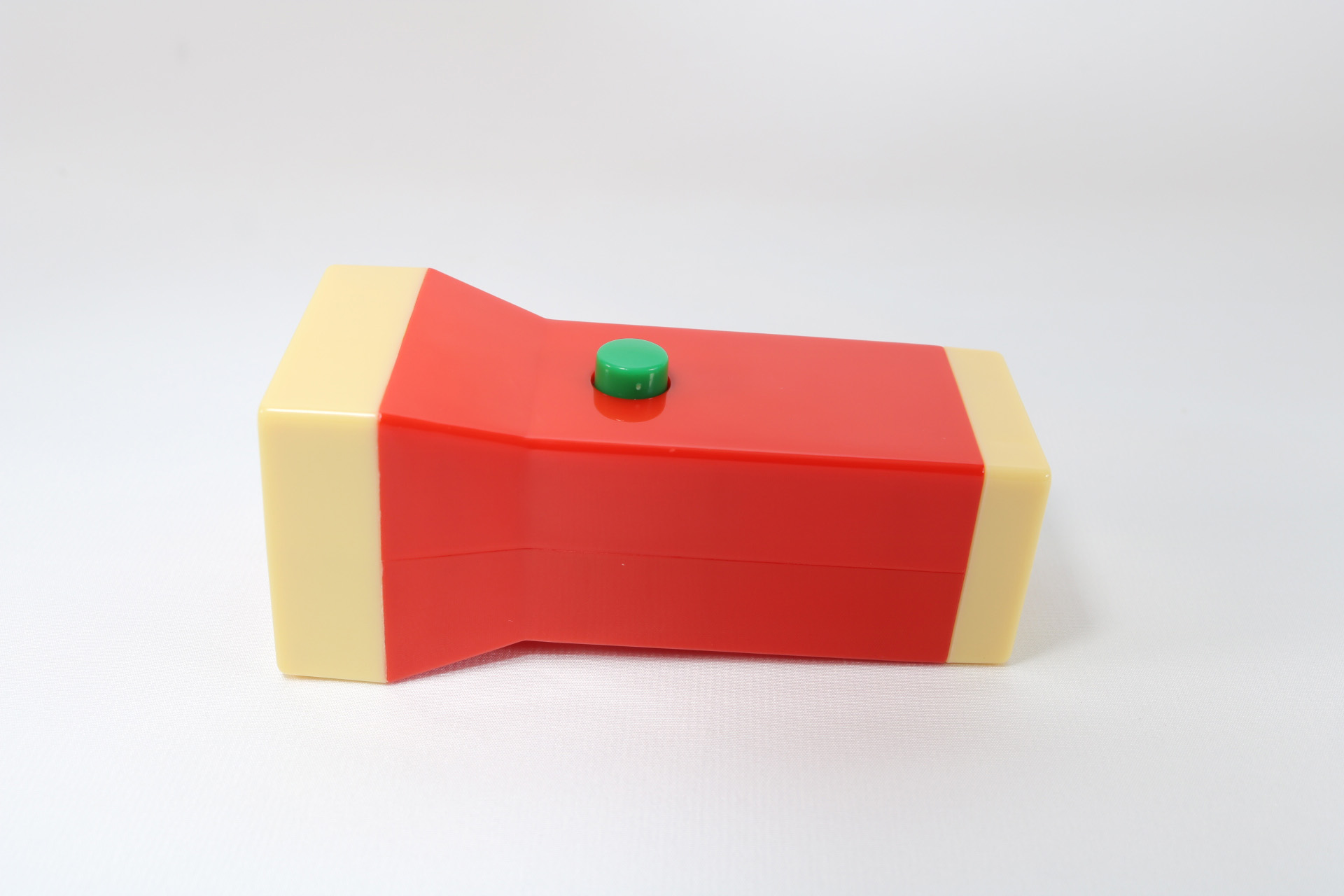 「のぞいてびっくり！ビッグライト」は望遠鏡のように覗き込んで遊ぶ玩具となっている