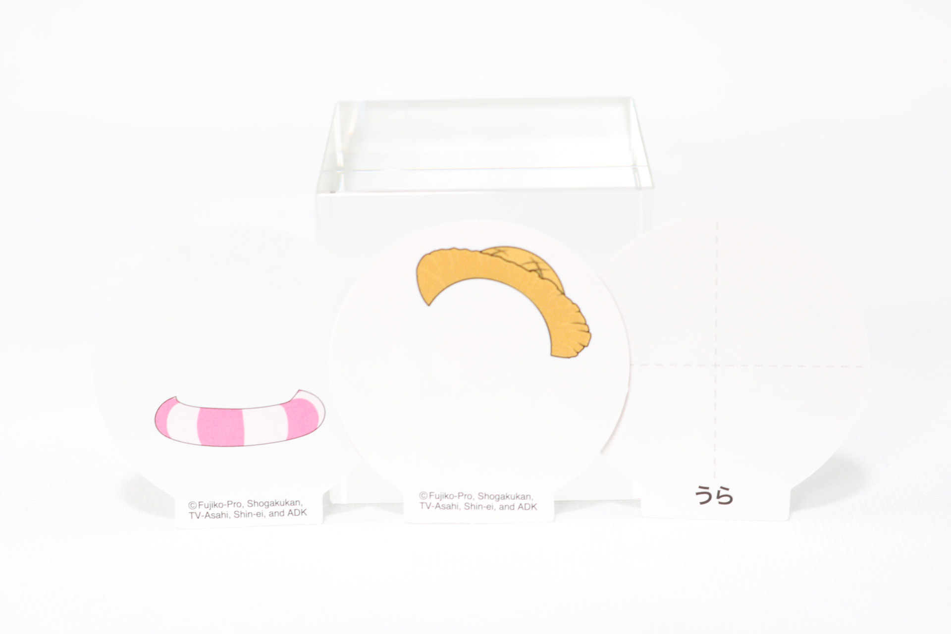 レンズ部分にカードをセット。ボタンを押すことで回転