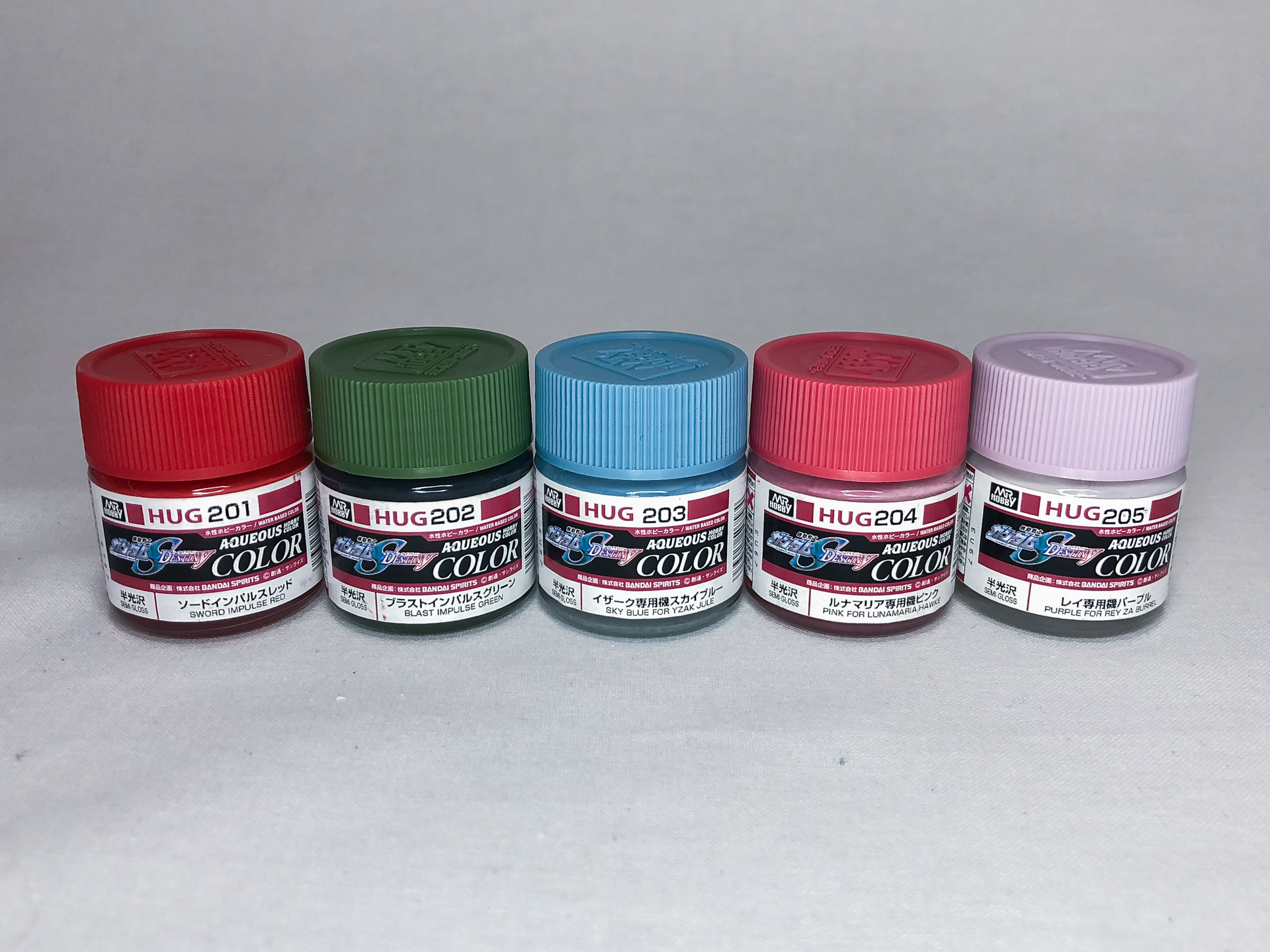 現在発売中の「水性ガンダムSEED DESTINYカラー」1瓶10mlのパッケージで販売中