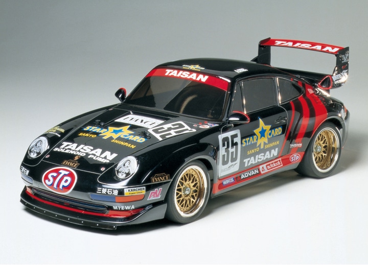 カラーリングも特徴的なポルシェ911GT2