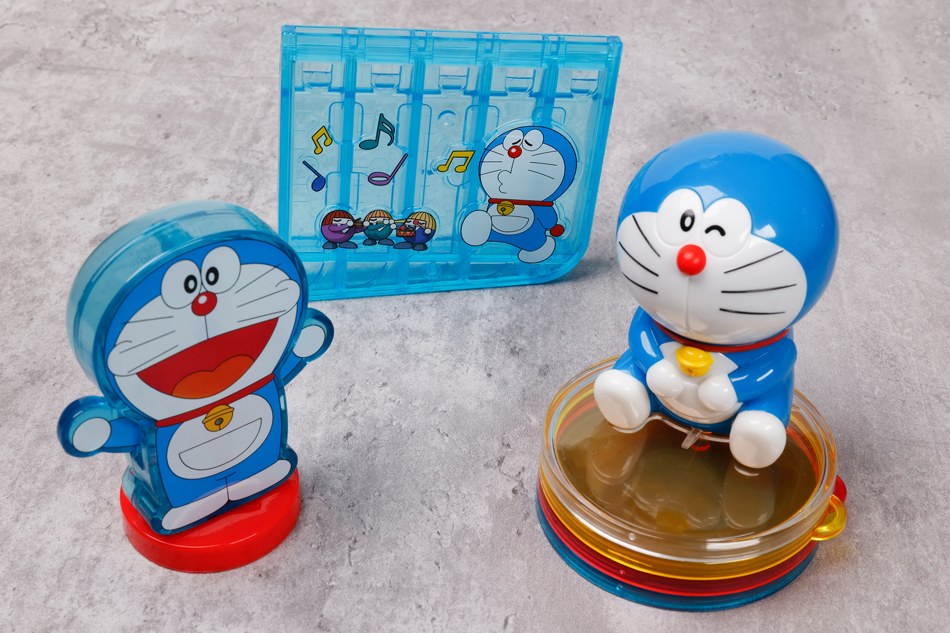 ドラえもんのキャラクターがフィーチャーされたおもちゃも多数登場する