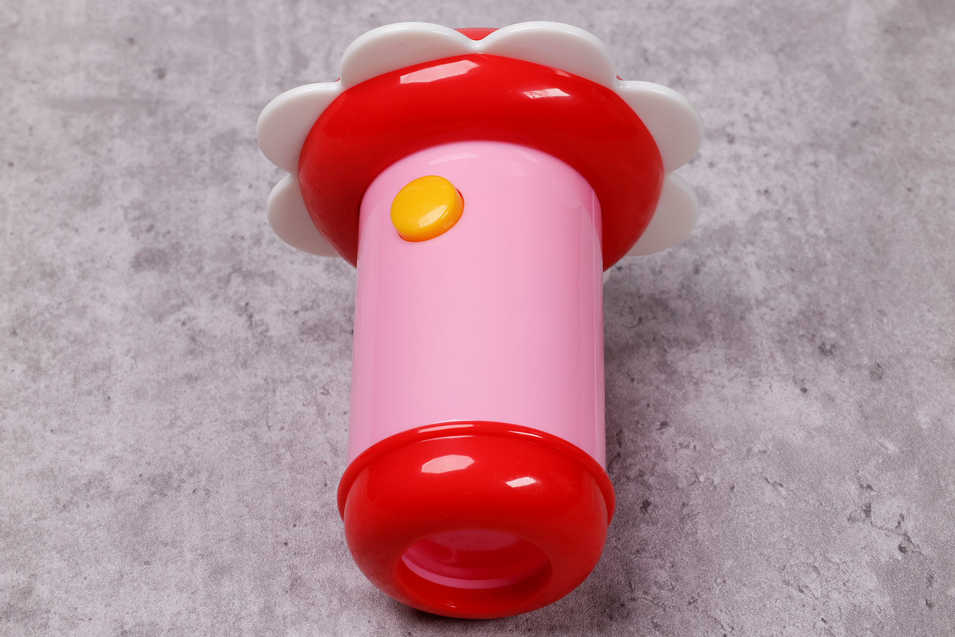 実際におもちゃとして使うときは、丸い穴からのぞき込む