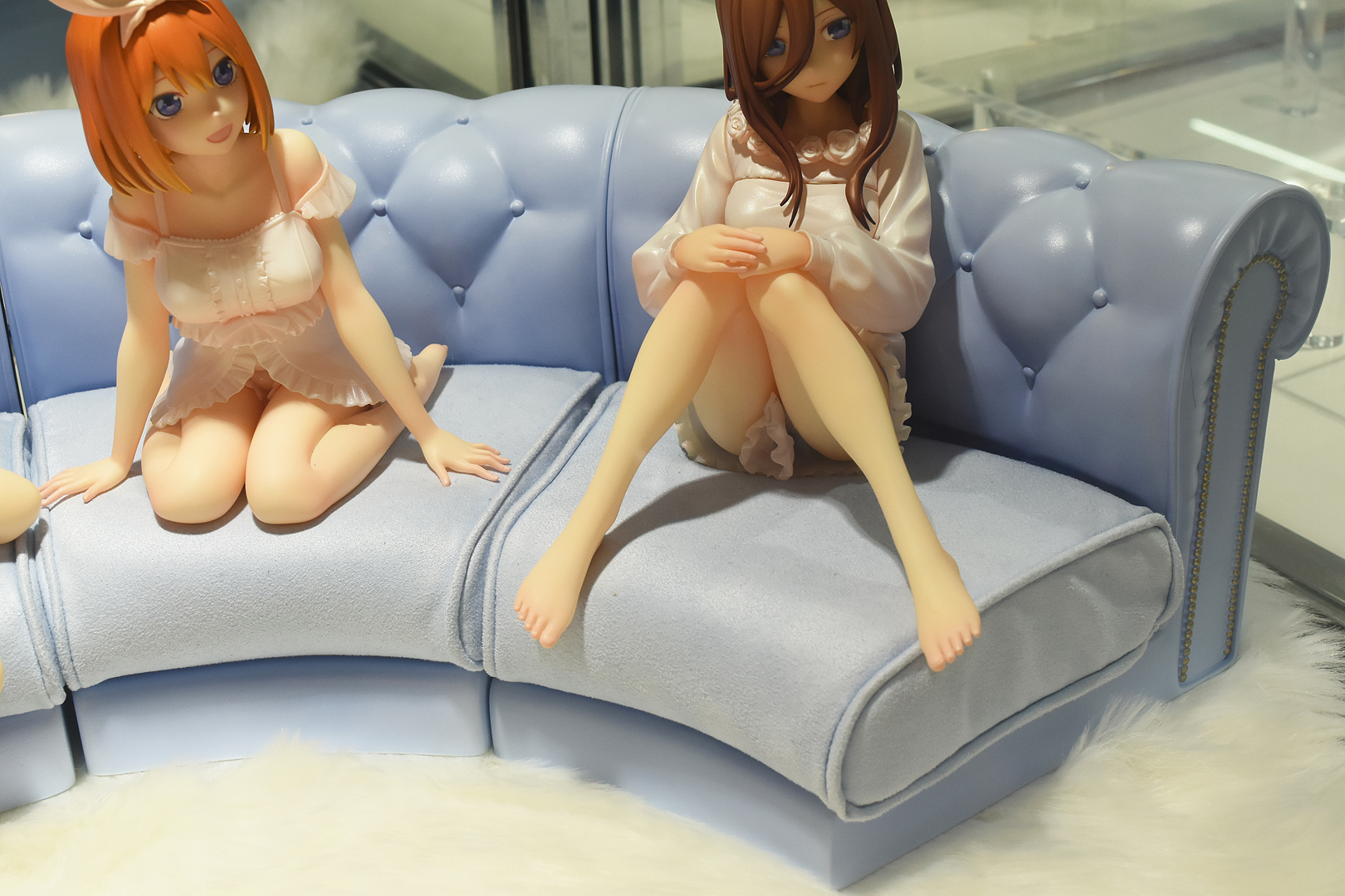 背もたれ部分はレザー感、座面はクッション感がよく出ている