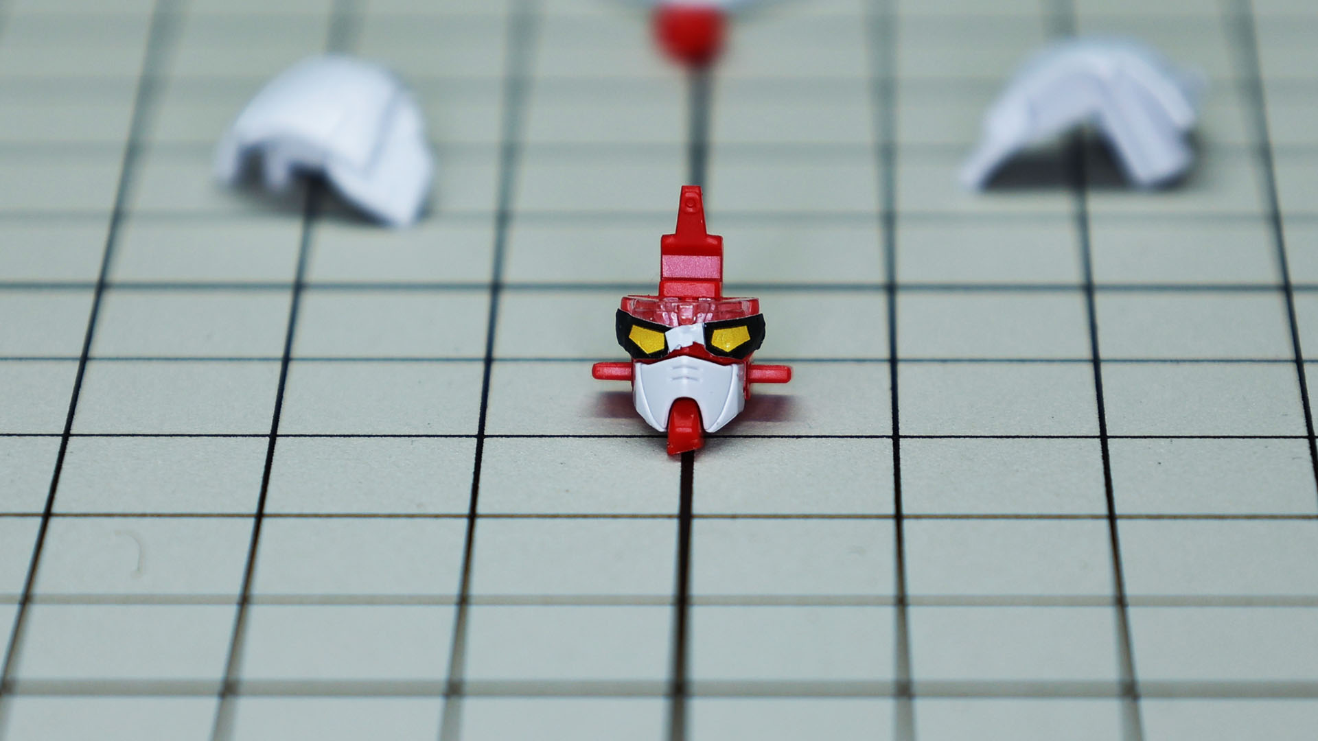 ツインアイシール中央のグレー部がまだ歪んでいるのでこのあと可能な限り修正します