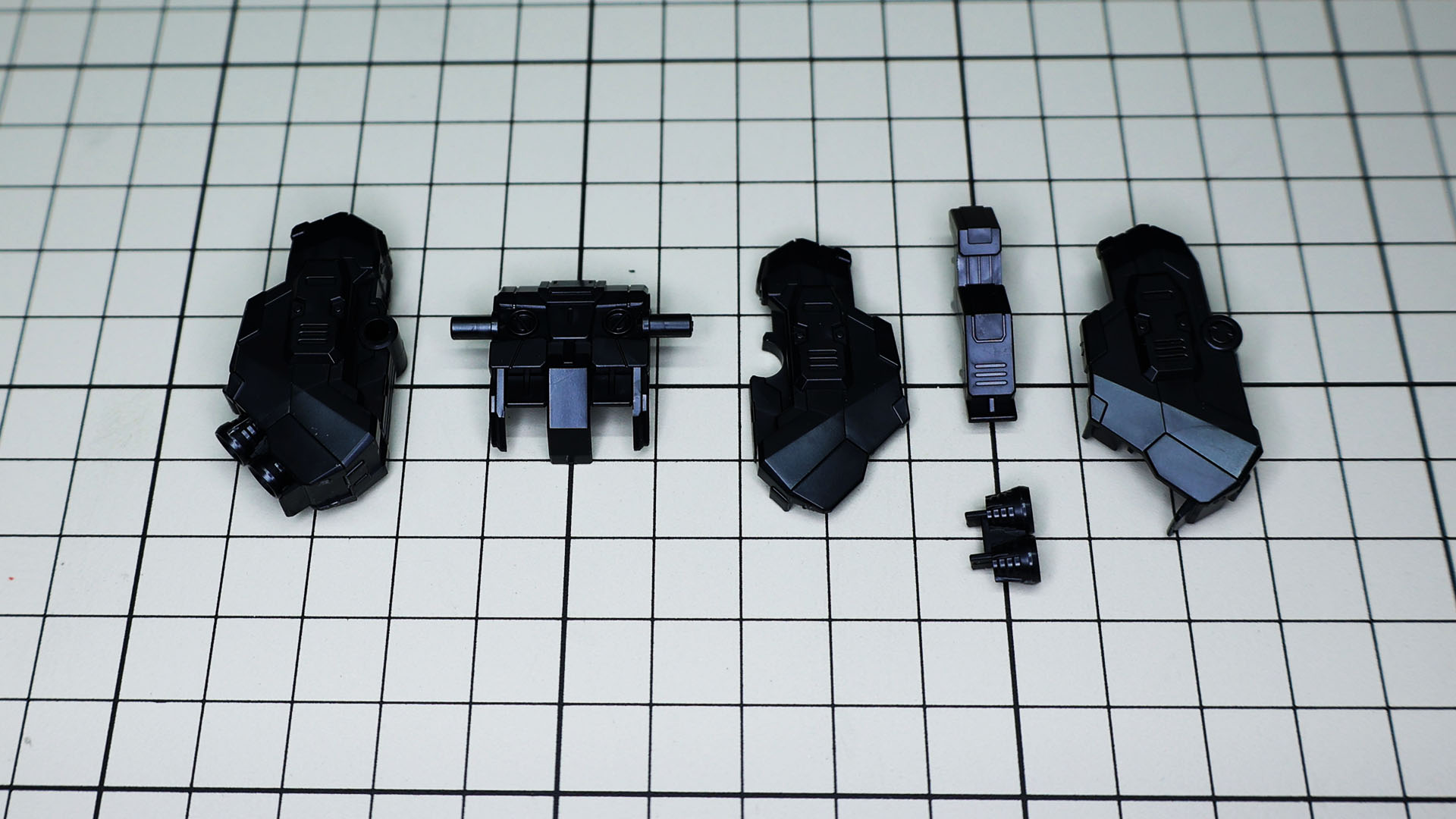 背部補助バーニアはなんと素体ランドセルとほぼ同じ形のカバーにアームがついています