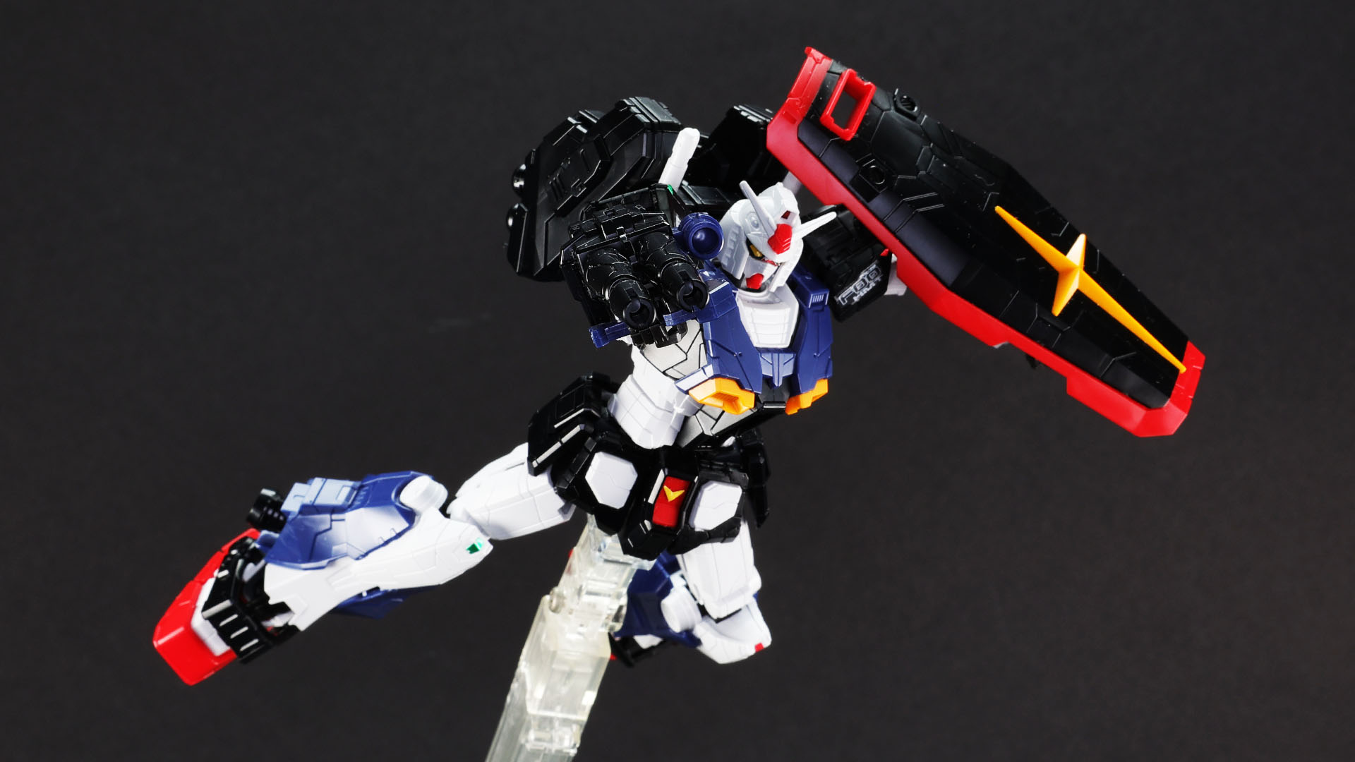 高機動型らしく大見得を切ったポーズが似合うと思いました