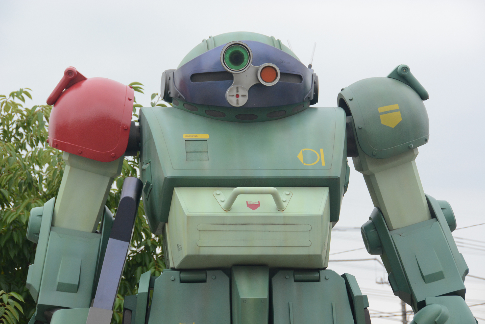 「ボトムズの大きさなら実現できるかも、乗れるかも！」と夢見たファンも少なくなかったが、実はガンダム以上の先進科学(恒星間航行を実現し銀河中に人類が版図を広げている世界)で作られているロボットなのだ