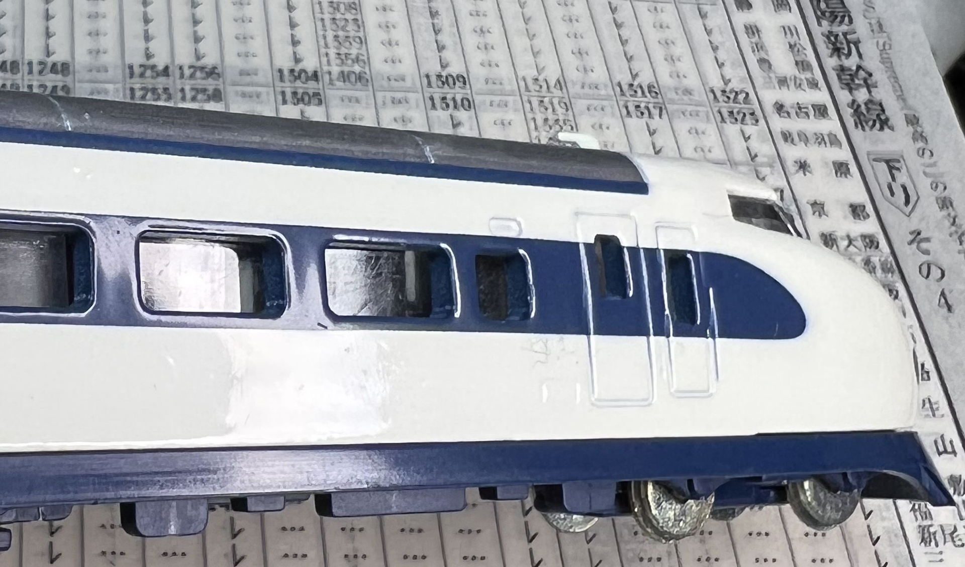 客席の大窓は初代0系だけ採用された