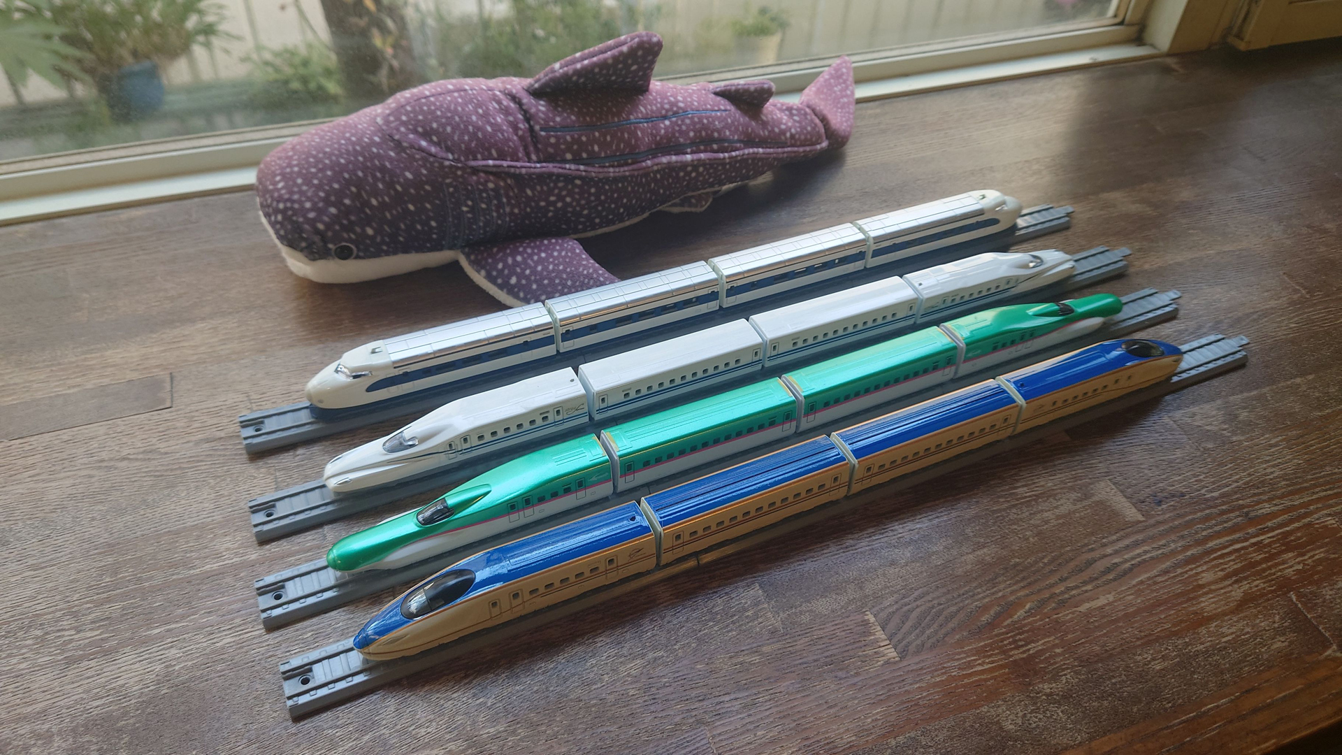 「リビングトレイン」を並べると、新幹線へ様々な想いが浮かぶ、今回はモチーフとなった新幹線を掘り下げていこう