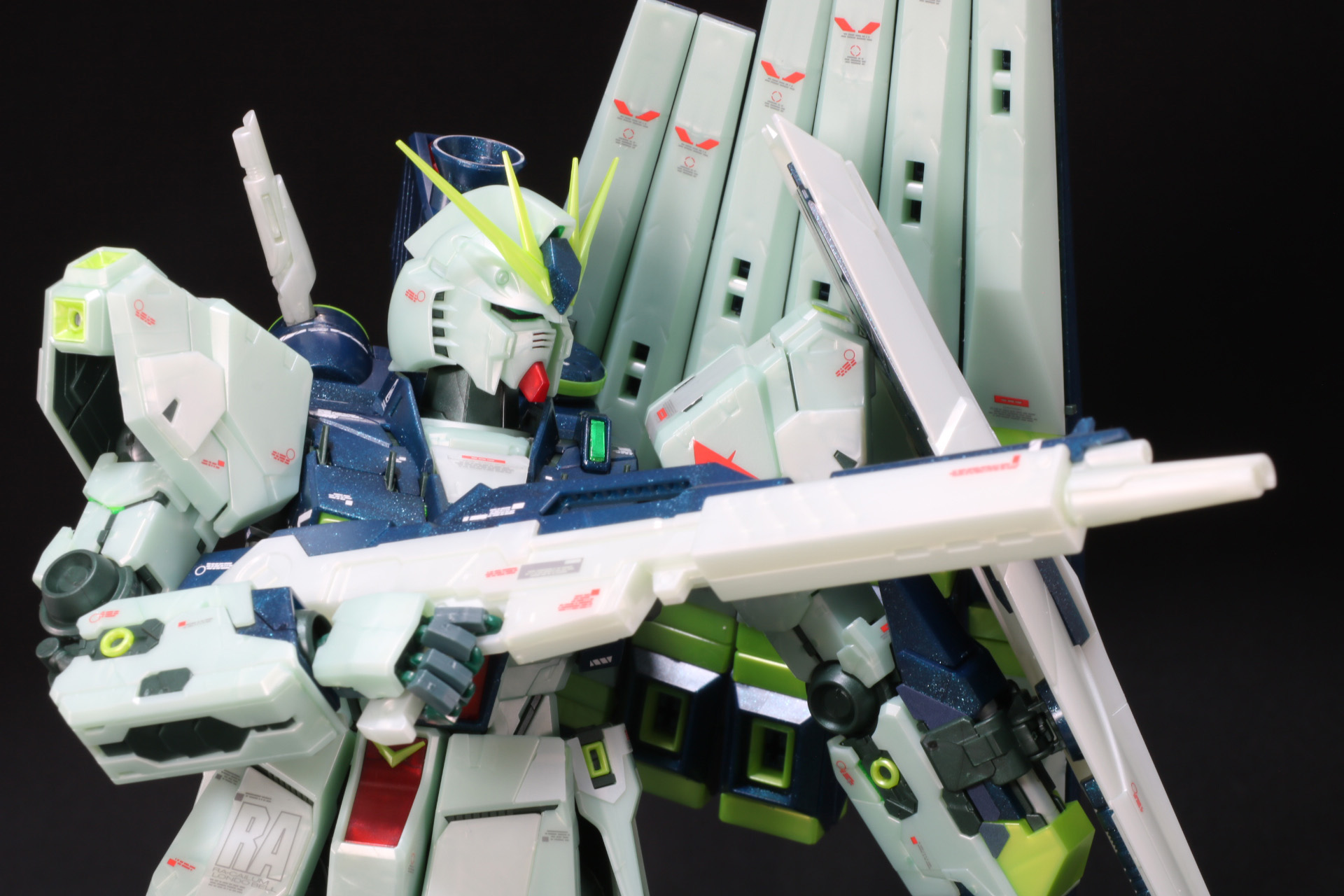 劇中ではマシンガンのように連射する場面もあった