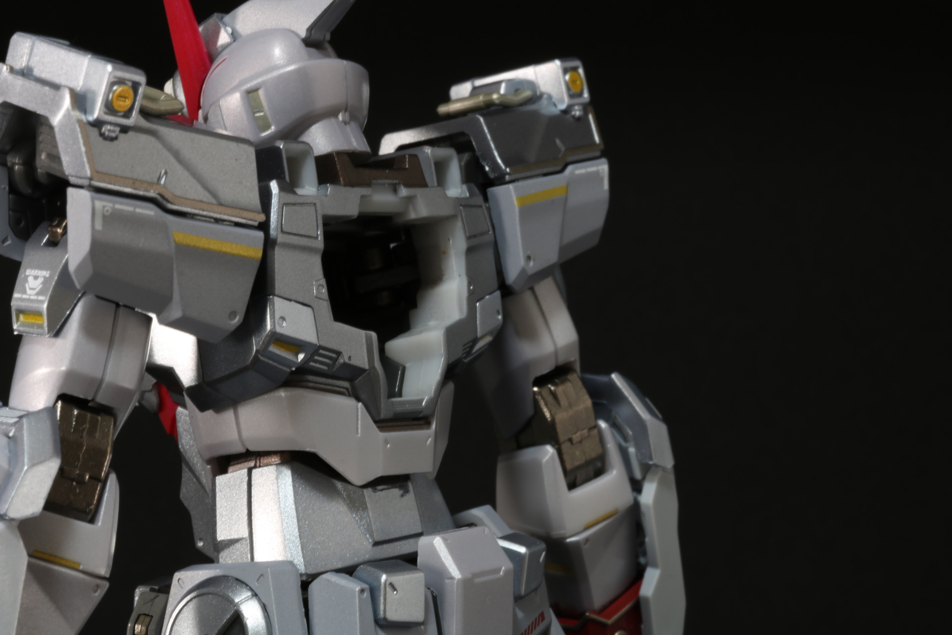 装着のため、一度コア・ファイターを取り外しておく