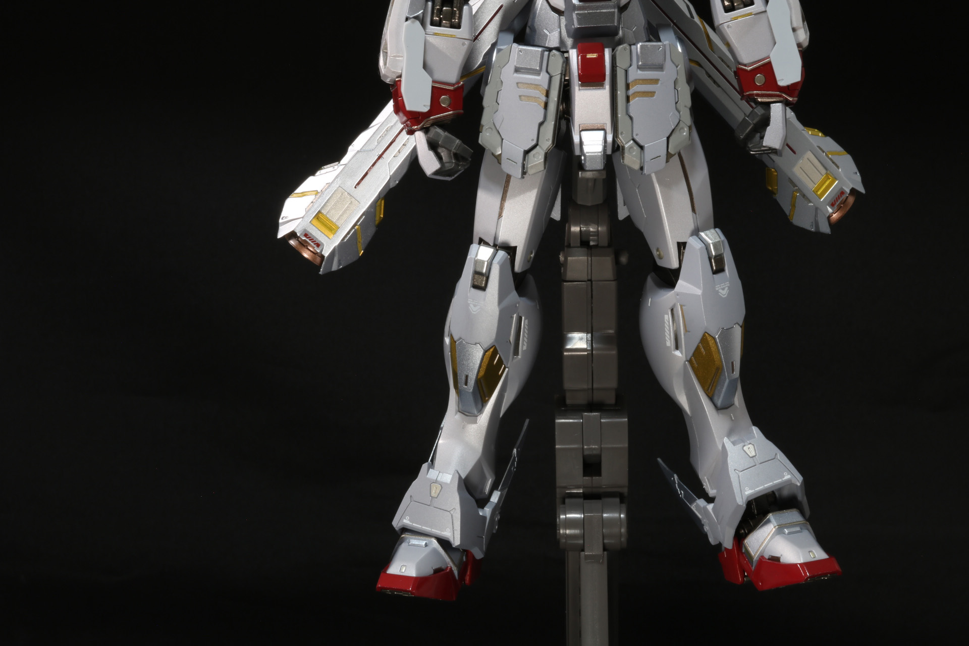 脚部の水平可動