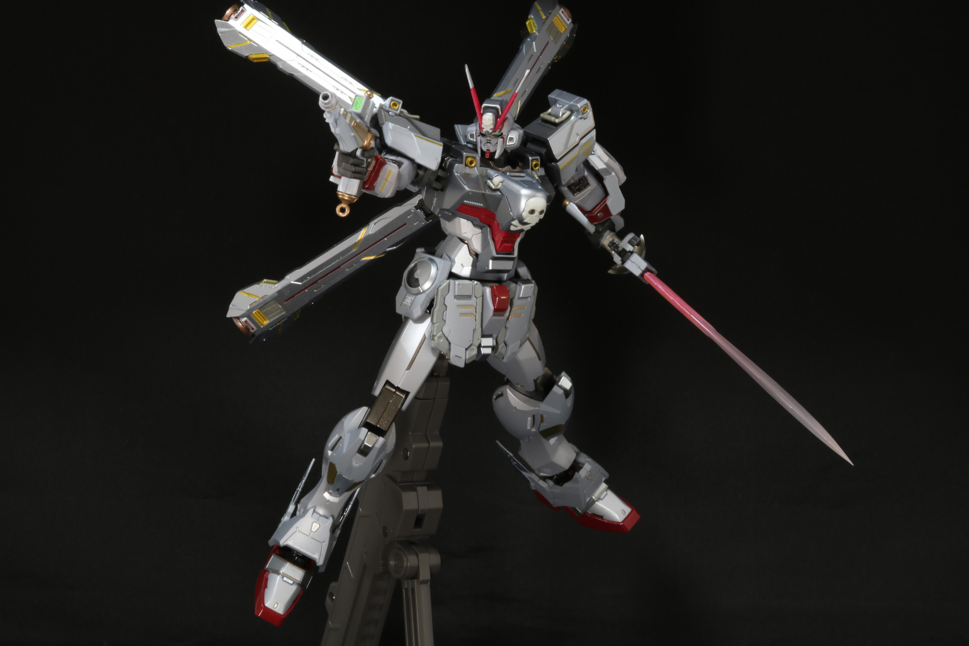 ビーム・ガンとビーム・ザンバーを合わせた海賊らしいアクション