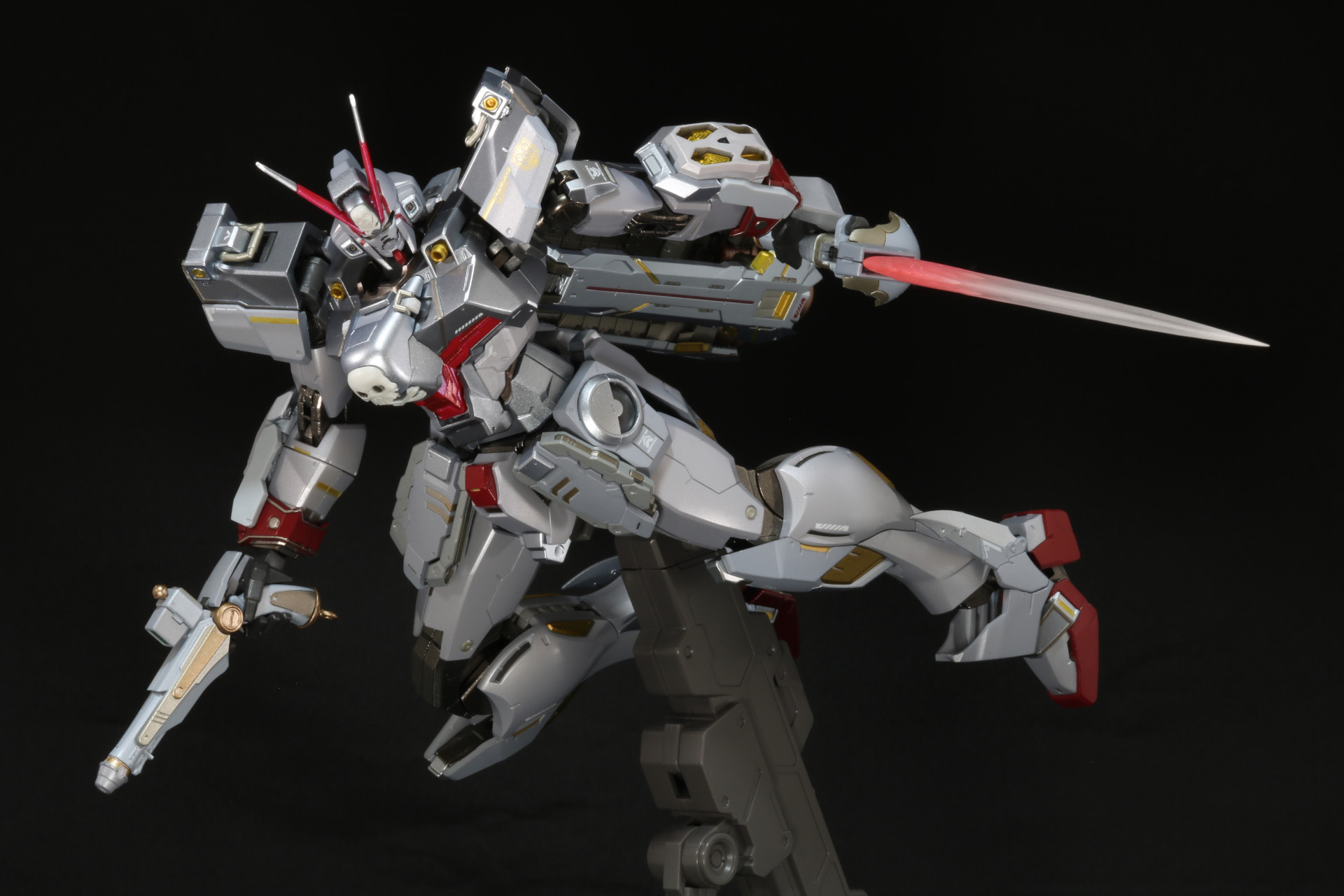 ビーム・ガンとビーム・ザンバーが連結したビーム・ザンバー