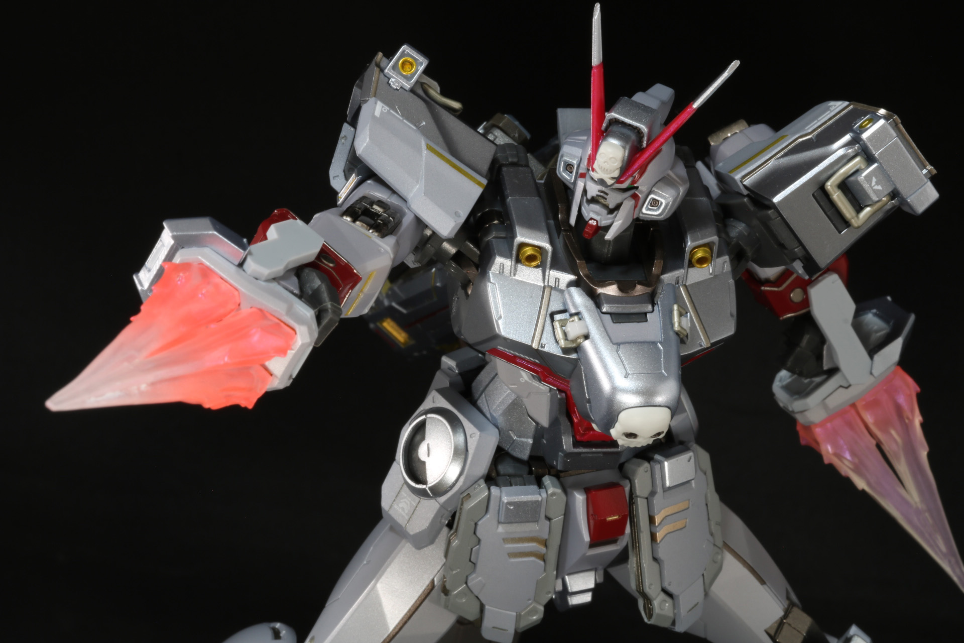 脚部裏のヒートダガー展開も再現可能