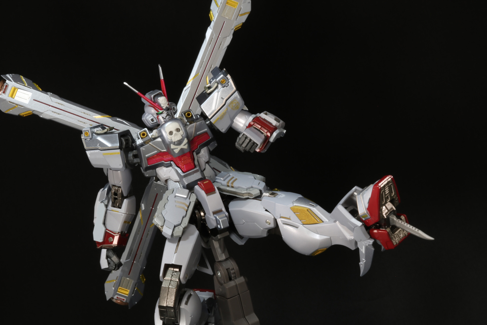 脚部裏のヒートダガー展開も再現可能