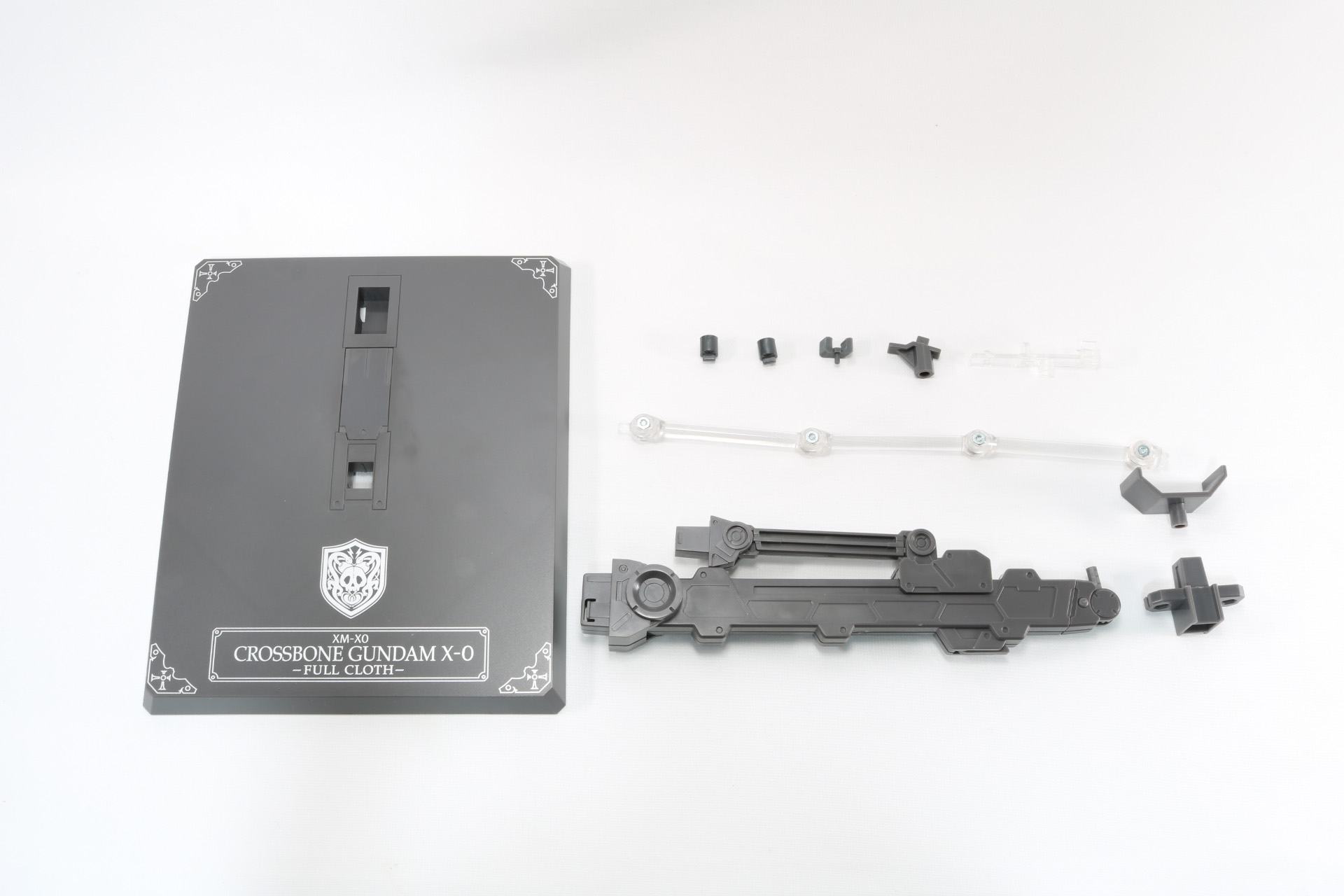 専用台座と支柱、補助支柱、各ジョイントパーツ