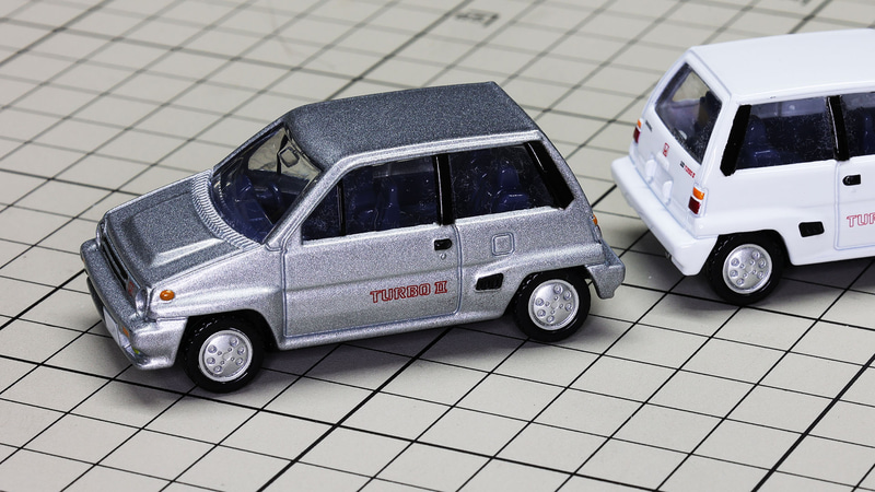 サイドの“TURBOII”ロゴもタンポ印刷。これはかっこいい！