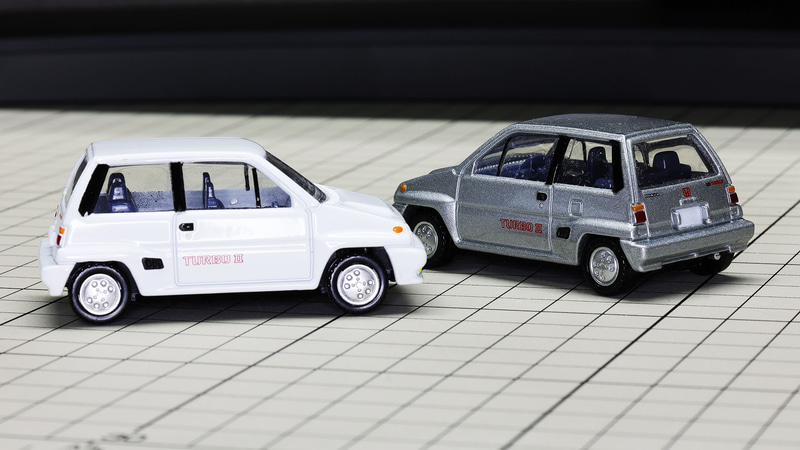 車内も2列シートをきっちり再現