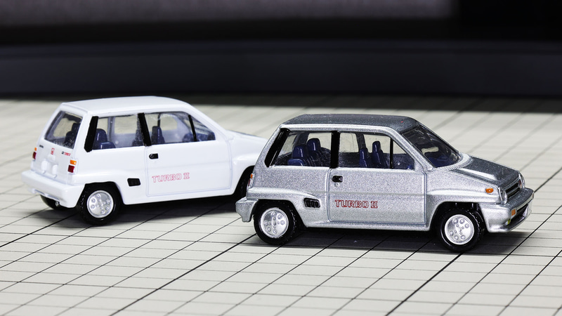 車内も細かく再現、シフトノブも見えます